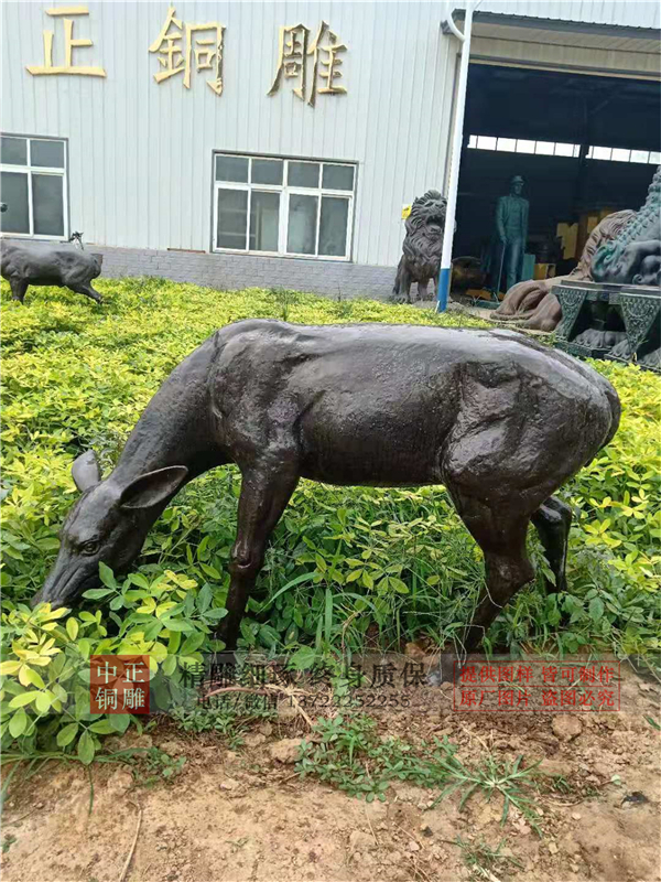 小鹿銅雕.jpg 小鹿銅雕.jpg