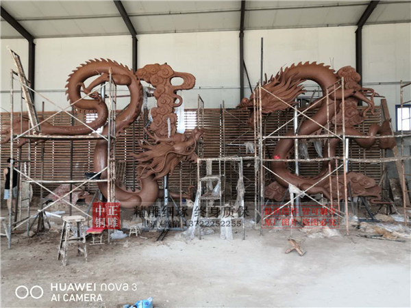 盤(pán)龍雕塑.jpg 盤(pán)龍雕塑.jpg