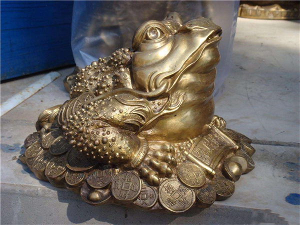 辦公室金蟾擺件.jpg 辦公室金蟾擺件.jpg