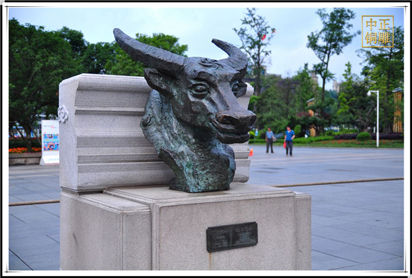 十二生肖牛頭雕塑.jpg 十二生肖牛頭雕塑.jpg