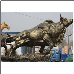 開(kāi)荒牛銅雕塑