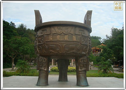 大型三足銅鼎 大型三足銅鼎